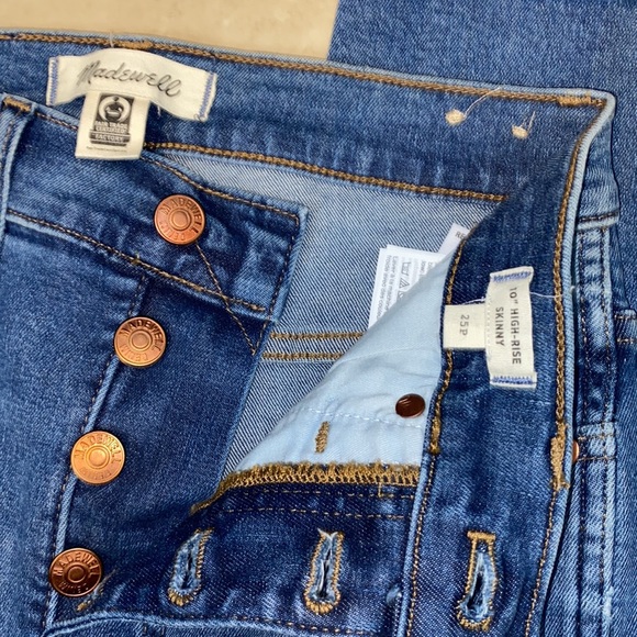 Madewell Petite 10" High-Rise Skinny Jeans in Mackey Wash: Button-Front Edition - Picture 10 of 10